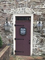 Inn at Millrace Pond