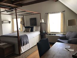 Inn at Millrace Pond