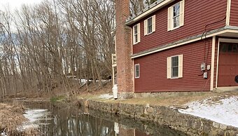 Inn at Millrace Pond