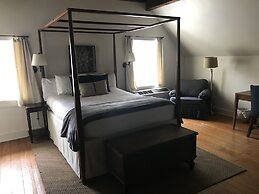 Inn at Millrace Pond