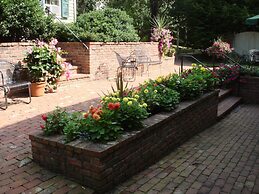 Inn at Millrace Pond