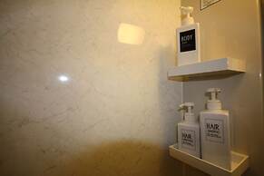 Hotel Cabin Style – Caters to Men