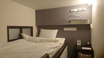 Hotel Cabin Style – Caters to Men