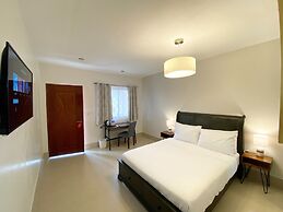 Harman Suites Moalboal