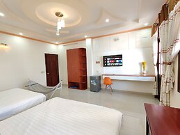 Winter Spring Homestay Center