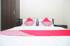 OYO 1217 Candi Residence