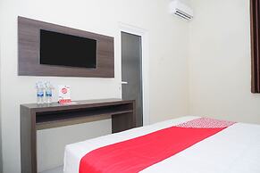 OYO 1217 Candi Residence
