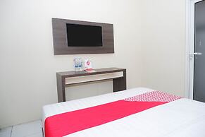 OYO 1217 Candi Residence