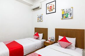 OYO 1242 Penginapan Rb Syariah