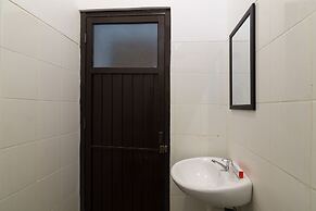 OYO 1242 Penginapan Rb Syariah