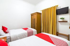 OYO 1242 Penginapan Rb Syariah