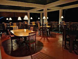 MacNara Traveller's Inn