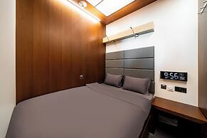 Sleepover Terminal 3, Concourse A – formerly sleep ‘n fly