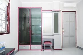 OYO 1284 Executive Residence