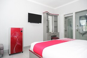 OYO 1284 Executive Residence