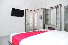 OYO 1284 Executive Residence