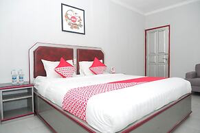 OYO 1284 Executive Residence