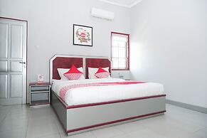 OYO 1284 Executive Residence