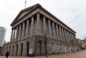 Tudors eSuites Birmingham Townhouse for Contractors