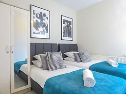 Tudors eSuites Birmingham Townhouse for Contractors