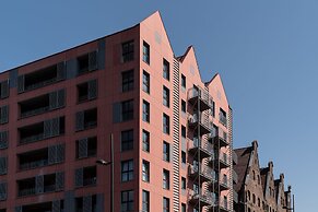 Downtown Apartments Waterlane Island - Riverview Pool, SPA, Gym & Park