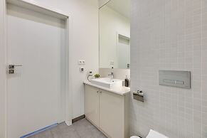 Waterlane Riverside SPA, Pool & Gym by Downtown Apartments