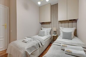 Waterlane Riverside SPA, Pool & Gym by Downtown Apartments