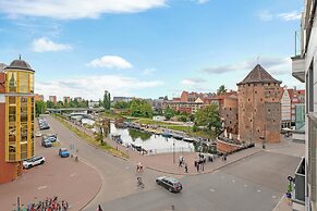 Waterlane Riverside SPA, Pool & Gym by Downtown Apartments