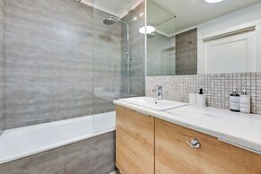 Waterlane Riverside SPA, Pool & Gym by Downtown Apartments