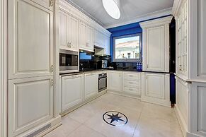 Waterlane Riverside SPA, Pool & Gym by Downtown Apartments