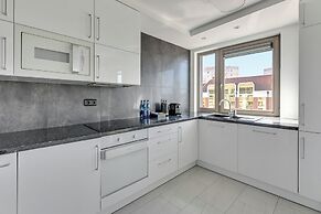 Waterlane Riverside SPA, Pool & Gym by Downtown Apartments