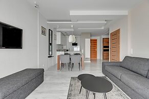 Waterlane Riverside SPA, Pool & Gym by Downtown Apartments