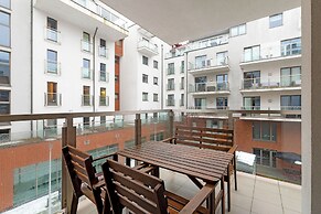 Waterlane Riverside SPA, Pool & Gym by Downtown Apartments