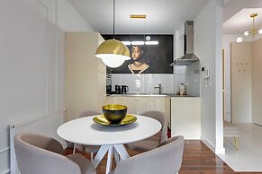 Waterlane Riverside SPA, Pool & Gym by Downtown Apartments