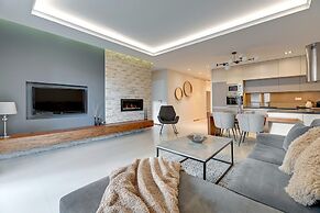 Waterlane Riverside SPA, Pool & Gym by Downtown Apartments