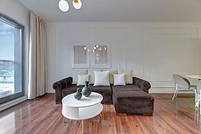 Waterlane Riverside SPA, Pool & Gym by Downtown Apartments