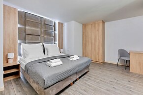 Waterlane Riverside SPA, Pool & Gym by Downtown Apartments