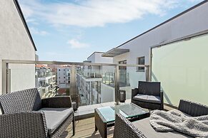 Waterlane Riverside SPA, Pool & Gym by Downtown Apartments