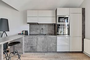 Waterlane Riverside SPA, Pool & Gym by Downtown Apartments