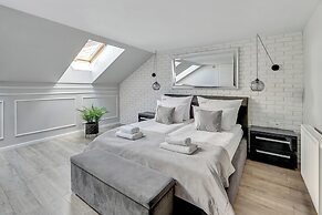 Waterlane Riverside SPA, Pool & Gym by Downtown Apartments