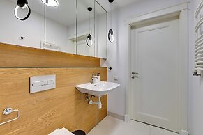 Waterlane Riverside SPA, Pool & Gym by Downtown Apartments