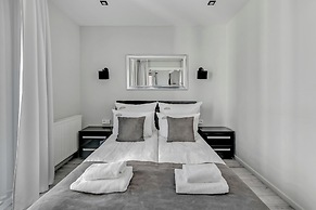 Waterlane Riverside SPA, Pool & Gym by Downtown Apartments