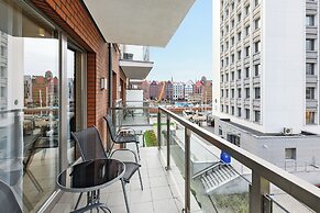 Waterlane Riverside SPA, Pool & Gym by Downtown Apartments