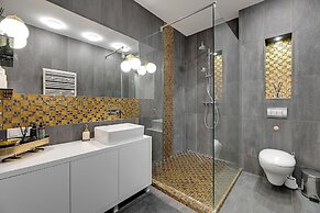 Waterlane Riverside SPA, Pool & Gym by Downtown Apartments