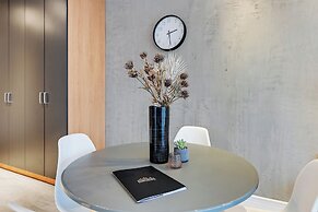 Waterlane Riverside SPA, Pool & Gym by Downtown Apartments