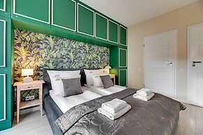 Waterlane Riverside SPA, Pool & Gym by Downtown Apartments