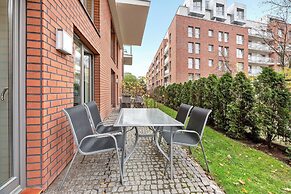 Waterlane Riverside SPA, Pool & Gym by Downtown Apartments