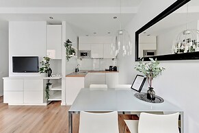 Waterlane Riverside SPA, Pool & Gym by Downtown Apartments