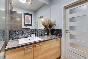 Waterlane Riverside SPA, Pool & Gym by Downtown Apartments