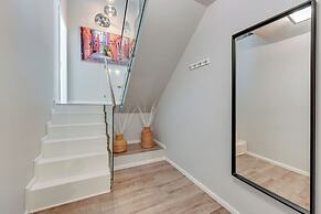 Waterlane Riverside SPA, Pool & Gym by Downtown Apartments